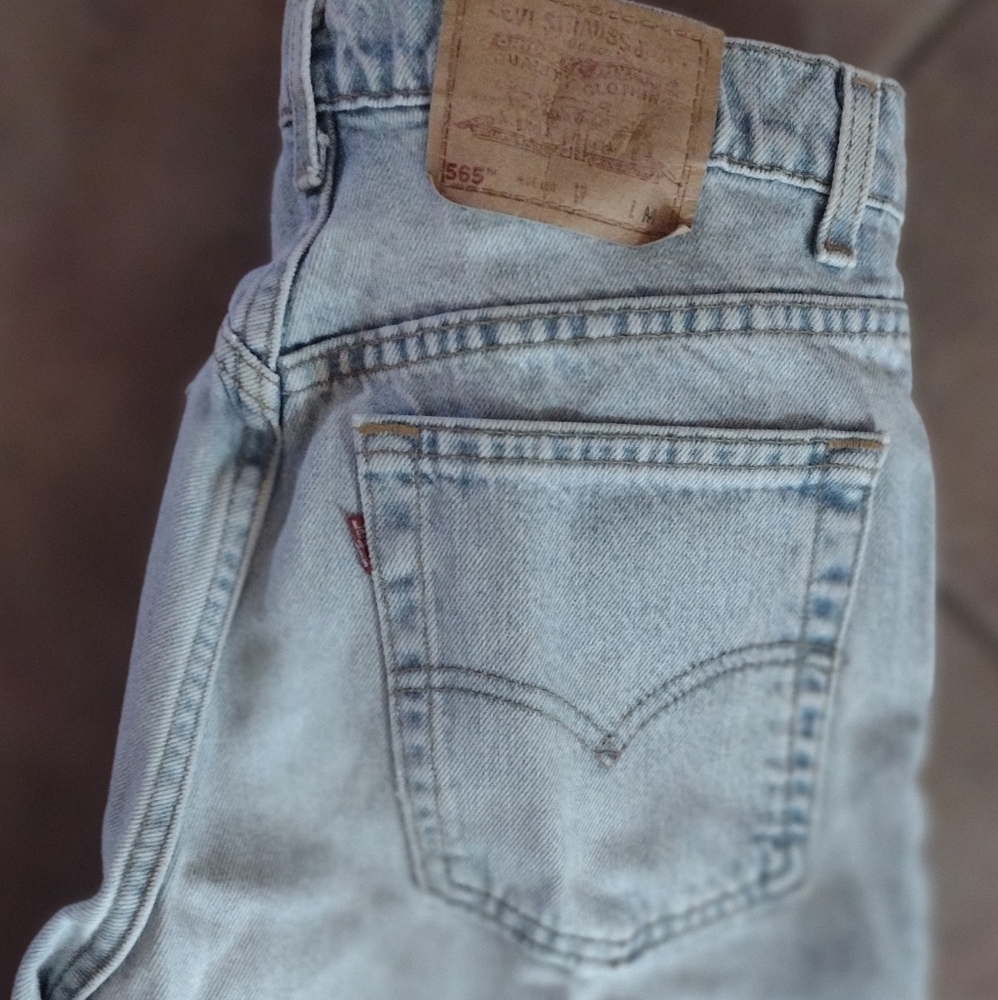 Vintage 565 Wide leg Levi Jeans